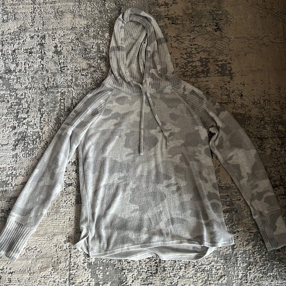 Camo hoodie size Small